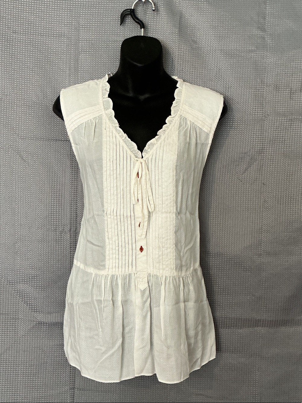 HOLDING HORSES Cream Sleeveless Pintuck Peplum Tie Front Tunic